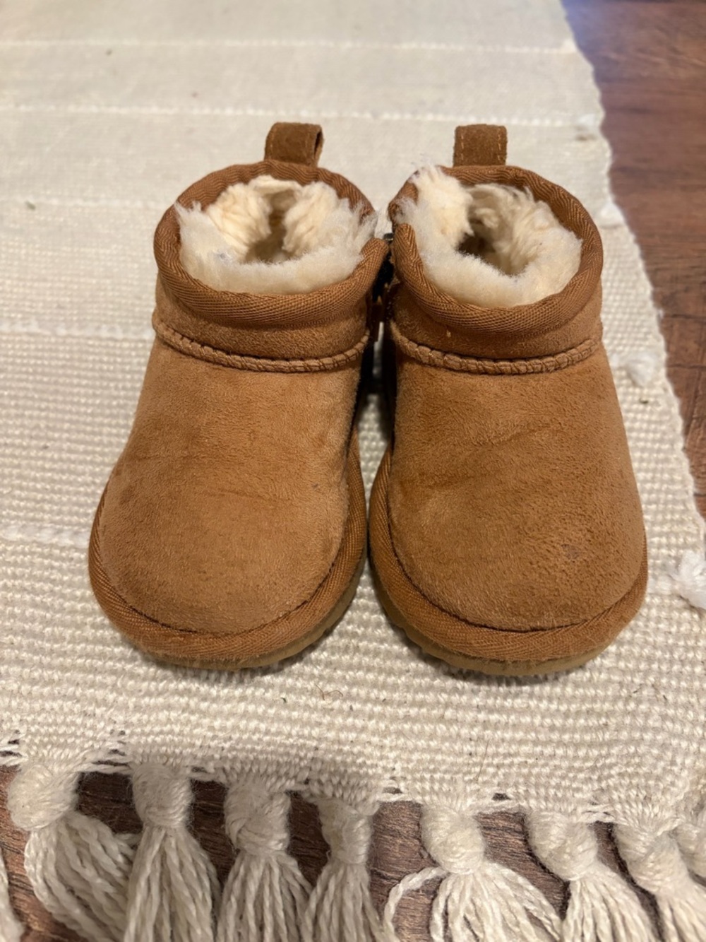 UGG Classic Ultra Mini boot - TODDLER 6